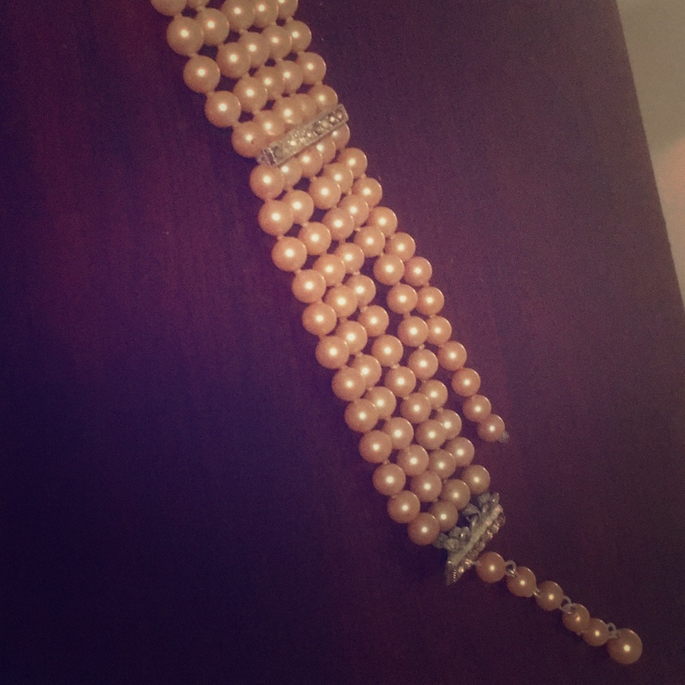 1960's Vintage Faux Pearl Choker Broken